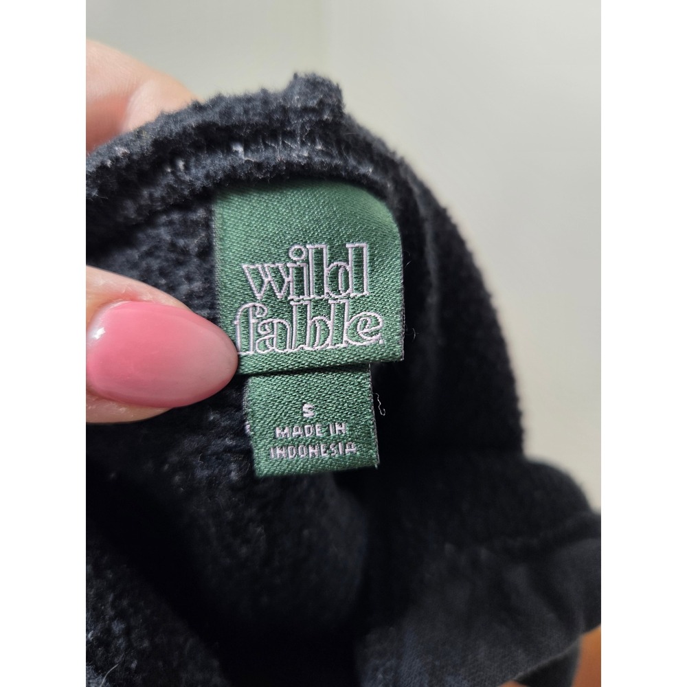 Wild Fable Black Cropped Hoodie Sweatshirt Raw Hem Small - Picture 3 of 4